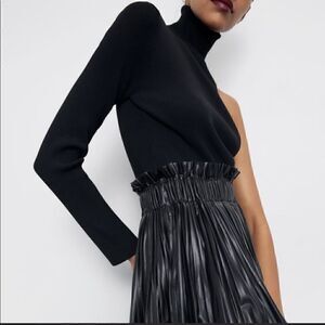 Zara Faux Fur pleated stretch waist skirt